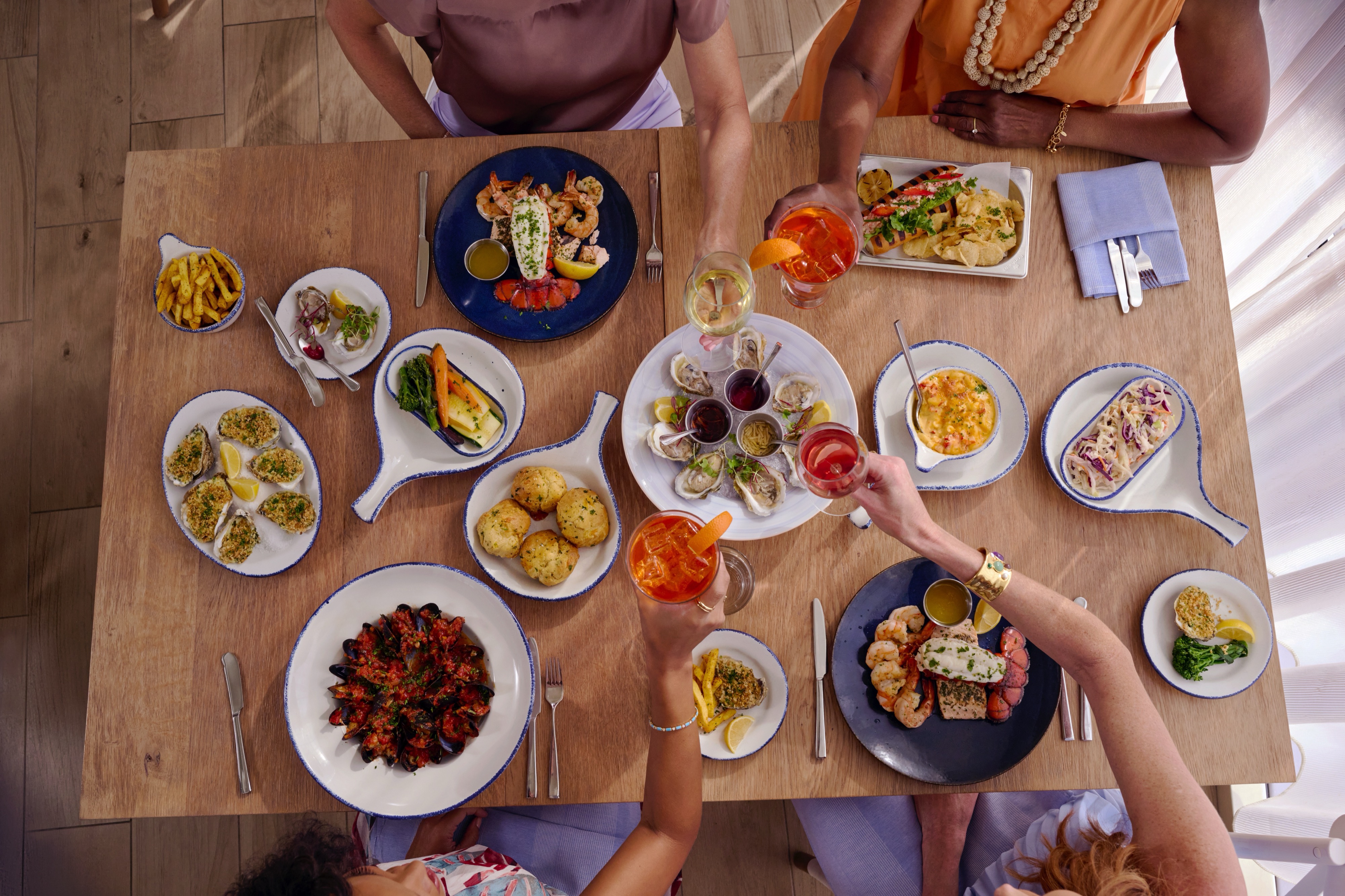 Symphony of the Seas - Hooked Seafood℠	